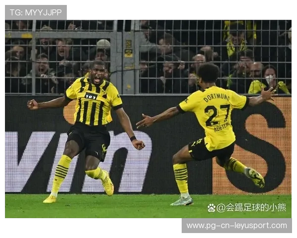 多特蒙德推进练习里萨内连续完成穿插跑动